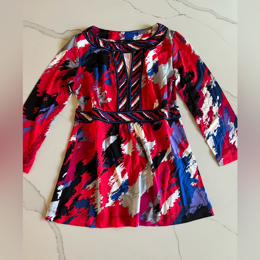 BCBG cut out top New